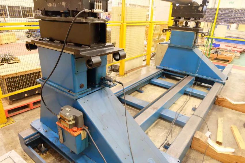 
                  
                    IRD Model B750 End Drive Balancing Machine
                  
                