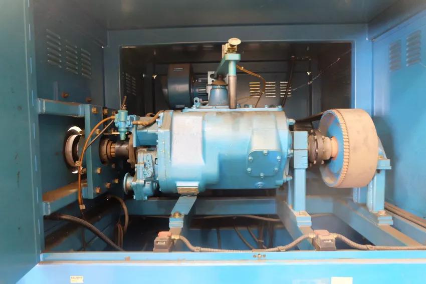 
                  
                    IRD Model B750 End Drive Balancing Machine
                  
                