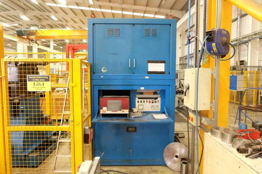 
                  
                    IRD Model B750 End Drive Balancing Machine
                  
                