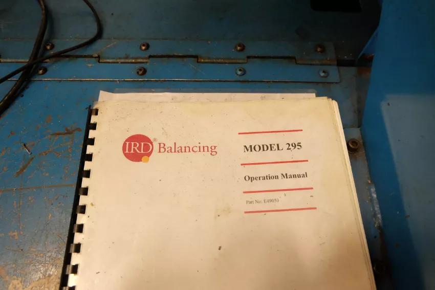 
                  
                    IRD Model B750 End Drive Balancing Machine
                  
                