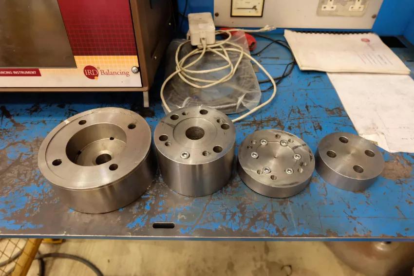 
                  
                    IRD Model B750 End Drive Balancing Machine
                  
                