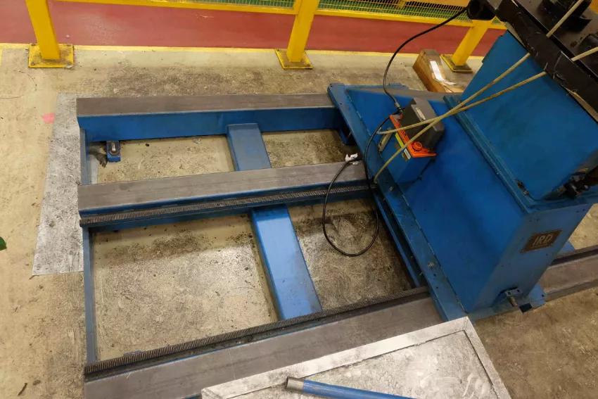 
                  
                    IRD Model B750 End Drive Balancing Machine
                  
                